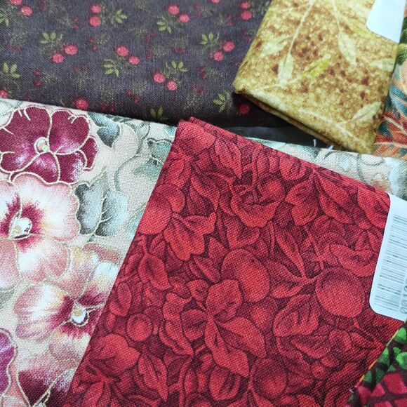 Vtg. Quilting Fabric Mix Lot Fat Quarters and Large Cut 6 Pieces Craft Lot #4 - Picture 3 of 10